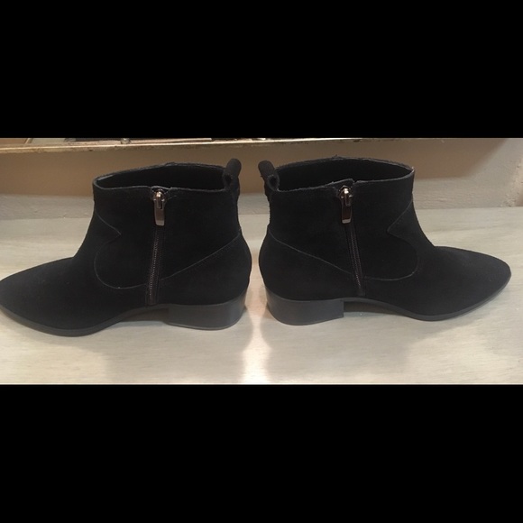 Nine West Single Pointy Toe Suede Ankle Bootie - Picture 2 of 6